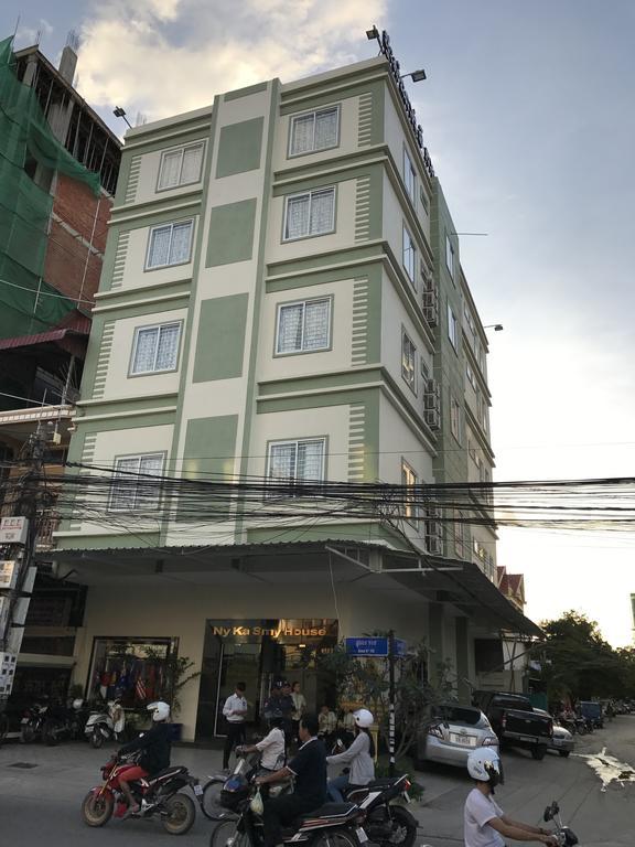 Ny Ka Smy Hotel Phnompen Kültér fotó